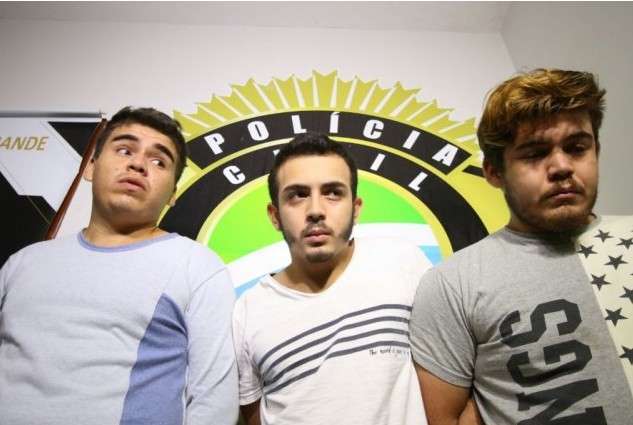 Trio que matou v&iacute;tima a pedradas por d&iacute;vida de R$ 650 vai a j&uacute;ri nesta quarta