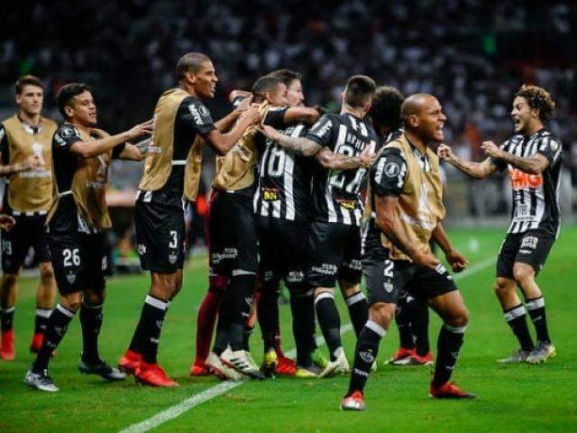 De virada, Atl&eacute;tico-MG faz 3 a 2 sobre o Zamora no Mineir&atilde;o