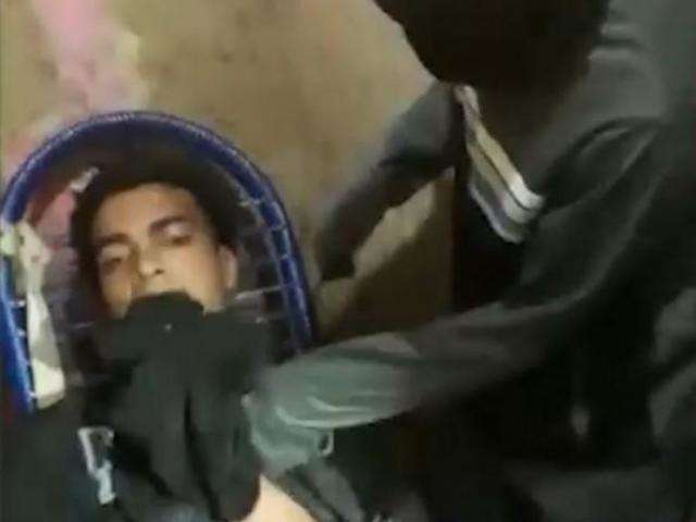 Terror na vida real: membros de fac&ccedil;&atilde;o arrancam cabe&ccedil;a de jovem 