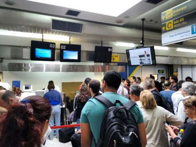 Ap&oacute;s dia tumultuado por cancelamentos, aeroporto opera normalmente hoje