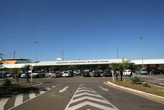 Fachada do Aeroporto Internacional de Campo Grande.