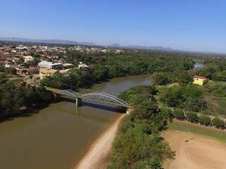 Ponte sobre o rio Aquidauana. (Foto: Prefeitura)