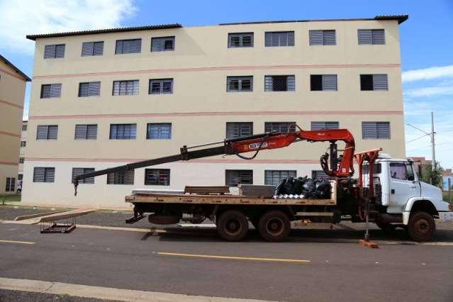 Moradores se queixam da falta de limpeza de ruas 72h ap&oacute;s temporal