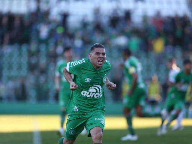 Gol no &uacute;ltimo minuto garante virada da Chapecoense sobre Corinthians