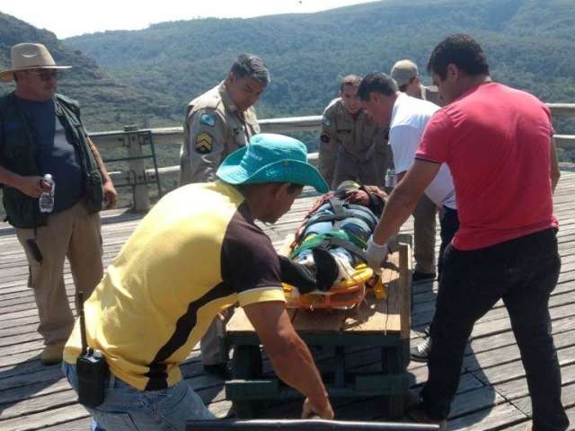 Campo-grandense cai em fenda de c&acirc;nion e sofre traumatismo craniano