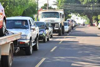 Motoristas enfrentam congestionamentos para chegar à via arterial. (Foto: João Garrigó)