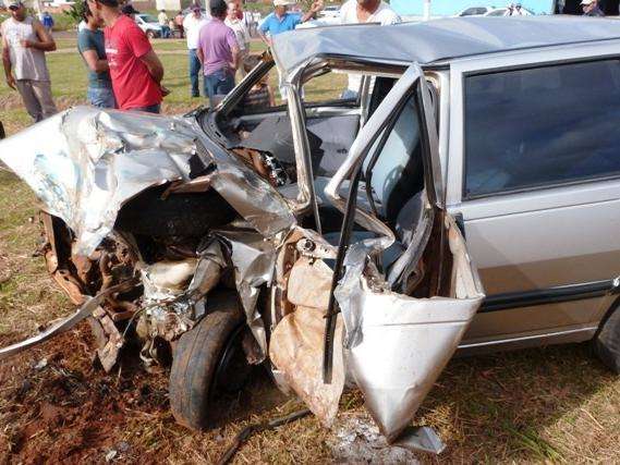 Homem de 32 anos morre em colis&atilde;o entre carro e caminh&atilde;o de g&aacute;s na MS-141