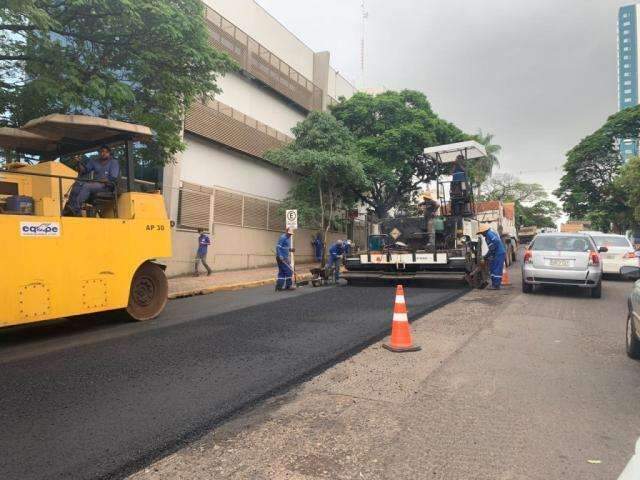 Com cerca de 70 km de ruas recapeadas, prefeitura abre nova licita&ccedil;&atilde;o