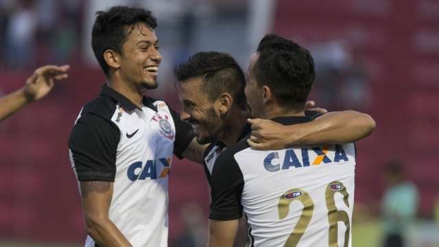 Jogando fora de casa, Corinthians vence Osasco e assume lideran&ccedil;a do grupo D
