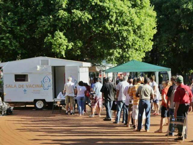 Campanha contra gripe tem plant&atilde;o hoje e abre vacina&ccedil;&atilde;o em trailer na 2&ordf; feira  