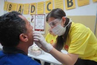 600 testes s&atilde;o realizados durante a&ccedil;&atilde;o contra hepatites virais