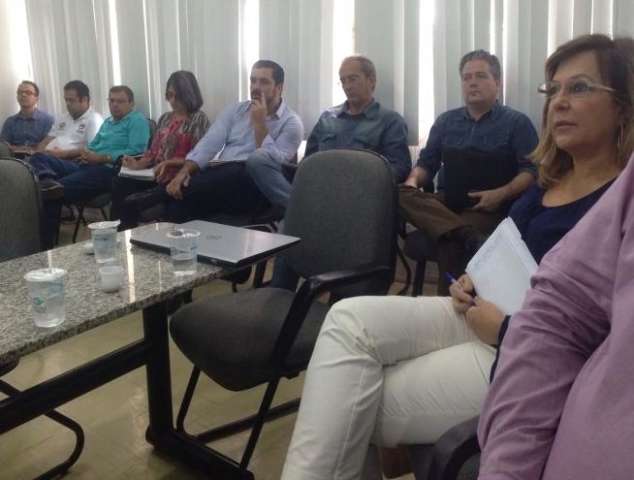 Bernal re&uacute;ne primeiro escal&atilde;o para debater as metas da gest&atilde;o