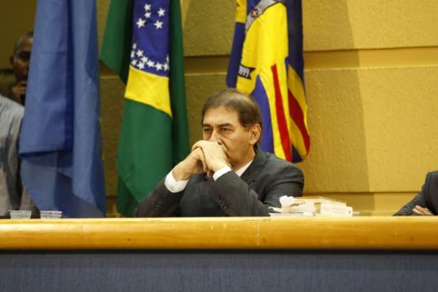 Especialistas afirmam que invas&atilde;o de Bernal no r&aacute;dio e TV &eacute; ilegal