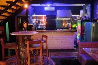 O espaço do Rabisco Bar é pequeno, tem no máximo 35 metros quadrados. (Foto: Marcos Ermínio)