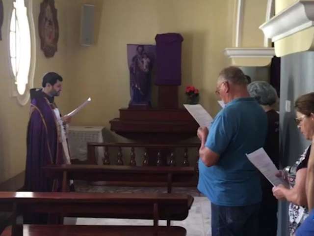Celebra&ccedil;&otilde;es da Sexta-Feira Santa mobilizam cat&oacute;licos desde cedo