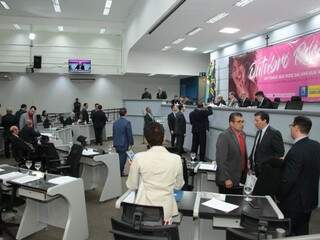 Vereadores reunidos em sessão na Câmara; projeto será apresentado ao plenário na terça-feira (Foto: CMCG/Divulgação)