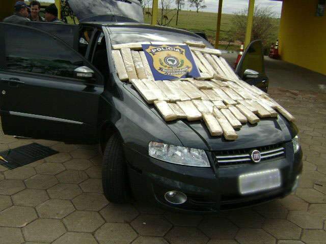  Rapaz &eacute; preso quando tentava levar maconha para S&atilde;o Paulo