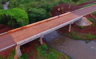 Ponte de concreto construída sobre o rio Turvo, em Maracaju, inaugurada em junho deste ano (Foto: Agesul/Divulgação)