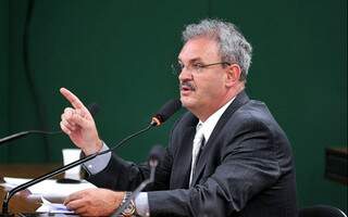 Bancada apresenta ao PPA emendas que preveem quase R$ 7 bi para o Estado até 2015 Bancada apresenta ao PPA emendas que preveem quase R$ 7 bi para o Estado até 2015