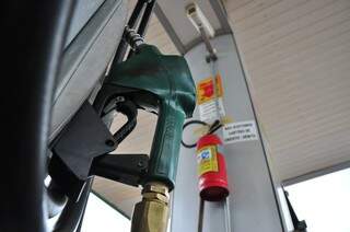 Combustível fica mais barato no Brasil em relação ao Paraguai (João Carrigó/Arquivo)