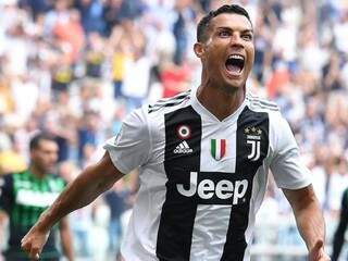 Camisa da Juventus da Itália, autografada pelo craques português Cristiano Ronaldo será atração em leilão beneficente neste domingo em Pedro Gomes (Foto: Divulgação)