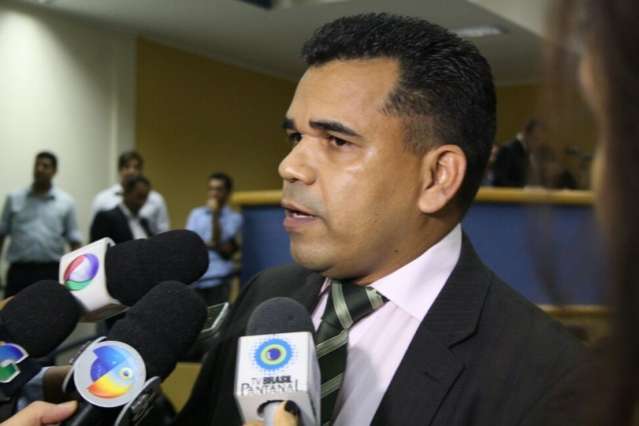 Desempregado, ex-secret&aacute;rio de Olarte pede desbloqueio da poupan&ccedil;a
