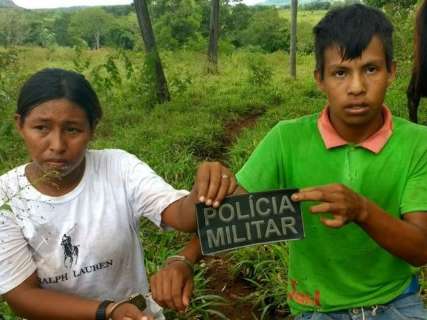 Casal &eacute; preso ap&oacute;s ser flagrado pela pol&iacute;cia furtando cavalos na fronteira