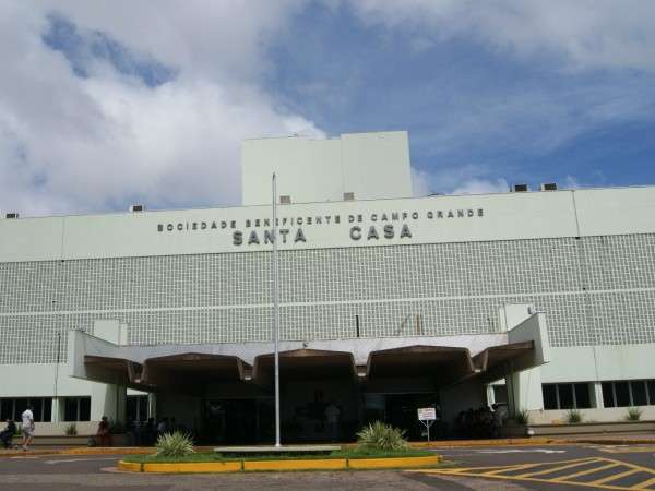 Superlotados, hospitais acumulam d&eacute;ficit mensal de R$ 7 milh&otilde;es