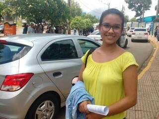 Juliana Dutra Alves, de 23 anos, presta concurso há pelo menos 3 anos (Foto: Liniker Ribeiro)