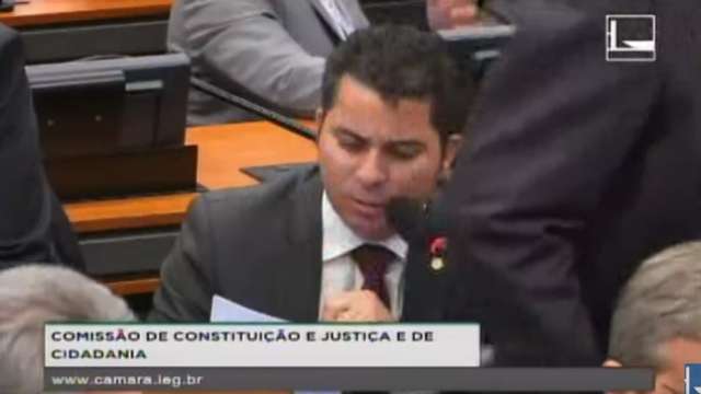 AO VIVO: Relator na CCJ vota por acatar den&uacute;ncia contra Michel Temer