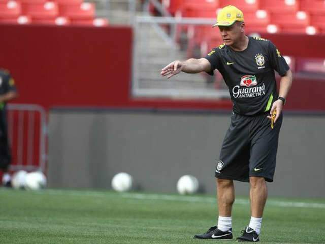  Sele&ccedil;&atilde;o faz cl&aacute;ssico contra a Argentina e fecha s&eacute;rie de amistosos