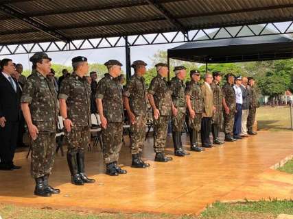 Durante visita, comandante do Exército reforça preocupação com Pantanal