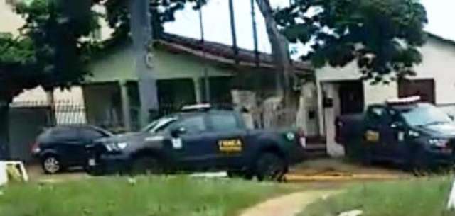 PF prende traficantes que escreveram &ldquo;vai morrer&rdquo; em viatura policial