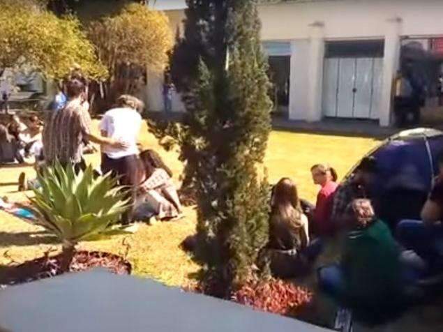 Alunos protestam na reitoria da UFGD contra fechamento de curso