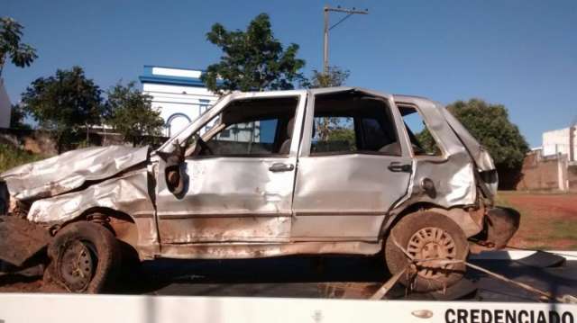 Condutor sai da pista, passageiro &eacute; arremessado e morre na MS-384