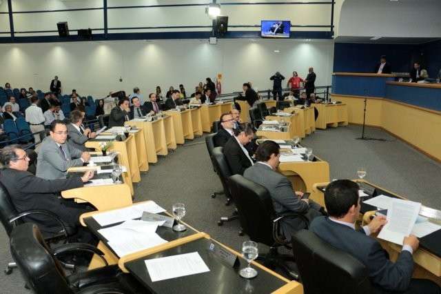 Mudan&ccedil;a no or&ccedil;amento de 2018 prev&ecirc; medidas contra crise econ&ocirc;mica  