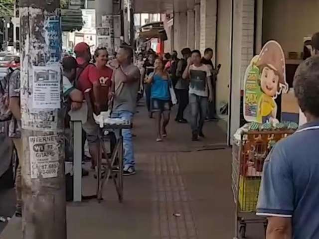 &Agrave;s v&eacute;speras do Dia das M&atilde;es, com&eacute;rcio tem movimento fraco
