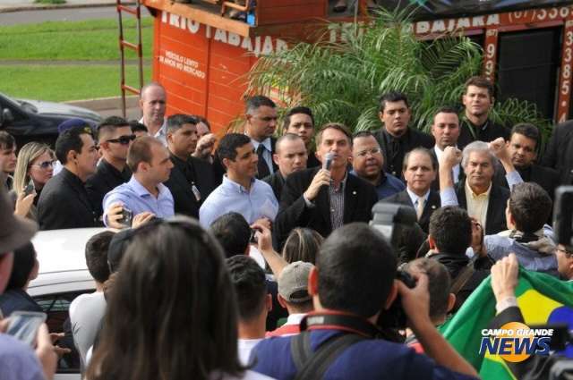 Lula &eacute; um megaloman&iacute;aco, diz Bolsonaro sobre condena&ccedil;&atilde;o do ex-presidente