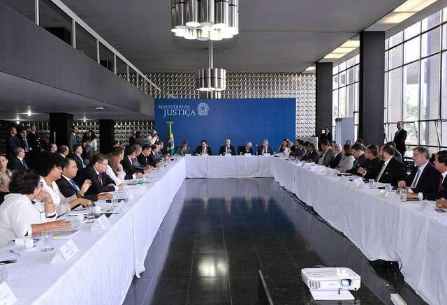 Secret&aacute;rio pede a ministro que Uni&atilde;o assuma custos de 5,8 mil presos do tr&aacute;fico
