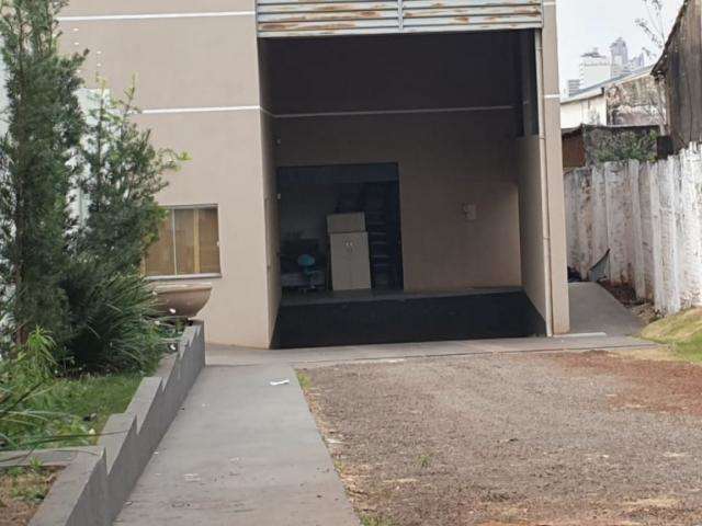 Ladr&otilde;es arrombam dep&oacute;sito e furtam computadores avaliados em R$ 46 mil