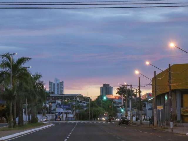 Segunda-feira ser&aacute; de calor com chuva em pontos isolados