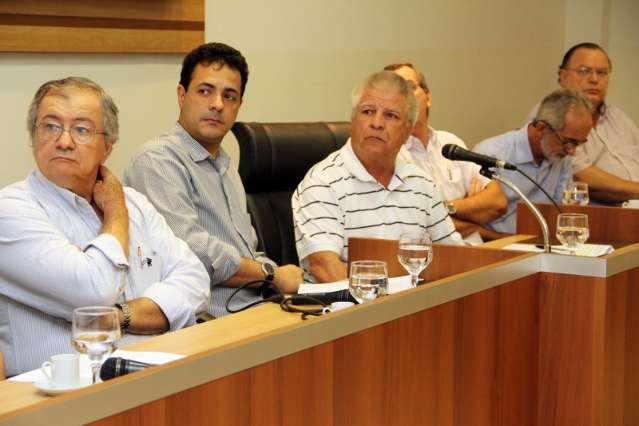 Audi&ecirc;ncia sobre amplia&ccedil;&atilde;o do cemit&eacute;rio Santo Amaro divide opini&otilde;es