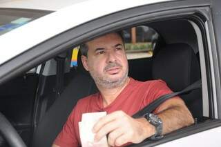 Motorista de aplicativo Fernando Figueiredo, 53 anos (Foto: Paulo Francis)
