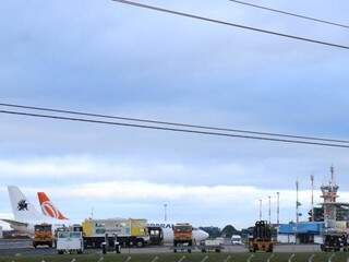Aeronaves na pista do Aeroporto Internacional de Campo Grande (Foto: Arquivo/Campo Grande News)