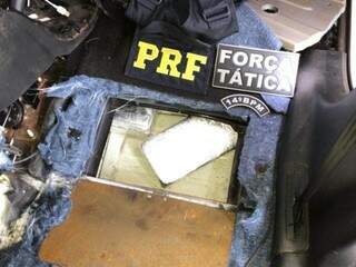Cocaína estava no fundo falso de Citroen Aircross (Foto: Divulgação)