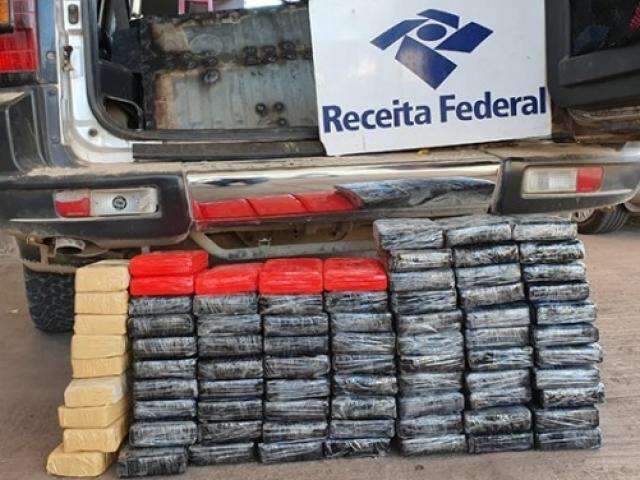 Casal &eacute; preso enquanto tentava atravessar a fronteira com 82 quilos de coca&iacute;na 