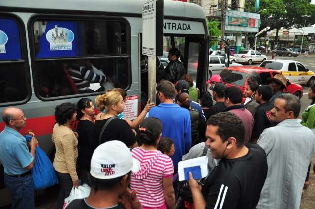 Alcides Bernal autoriza reajuste de 14% na tarifa social de &ocirc;nibus urbano