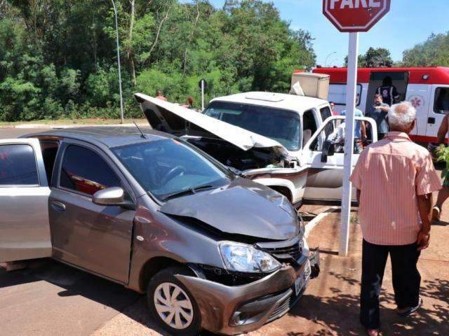 Motorista b&ecirc;bado fura preferencial e causa acidente com tr&ecirc;s feridos