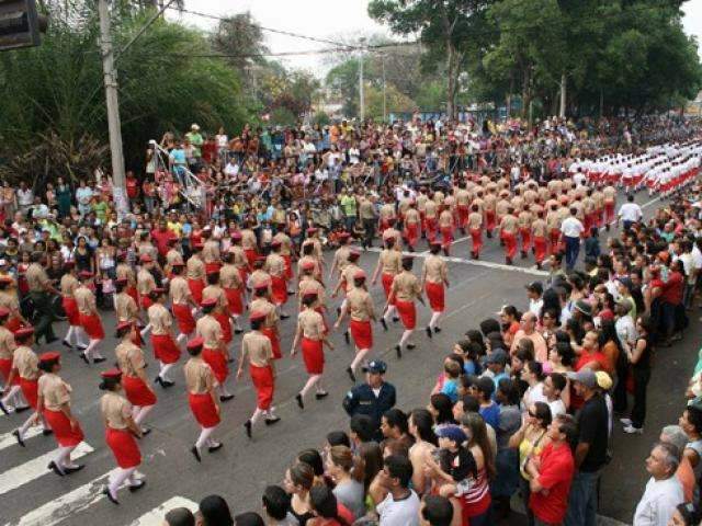 Prefeitura promete amenizar tempo seco em desfile de amanh&atilde;, que come&ccedil;a &agrave;s 8h