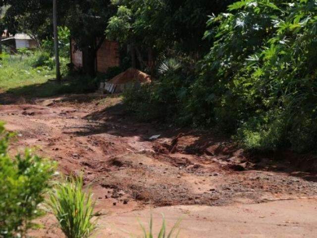 Prefeitura espera estiagem para recuperar ruas do Jardim Col&uacute;mbia